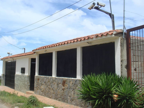 Casa En El Junko Country Club Con Todos Los Servicios Excelente Inversion