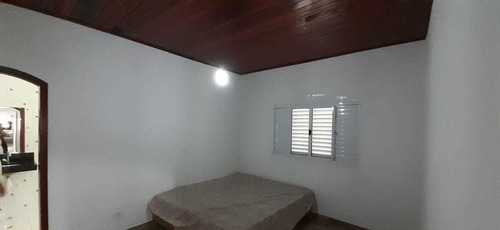 Imagem 25 de 30 de Chácara Em Guararema Excelente Padrão Com 04 Dormitórios, Sendo 03 Suítes, Piscina, Churrasqueira, Pomar, Horta, Área Verde, Vale A Pena Conferir!! - Sp - Ch0001_asi