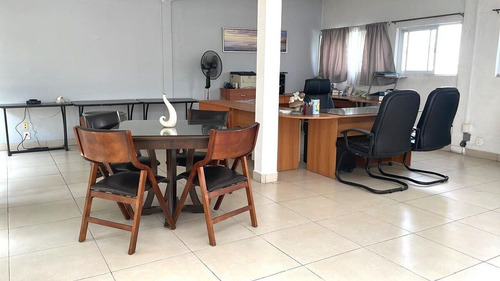 Edificio De 3 Niveles En Venta En Pensador Mexicano, Venustiano Carranza