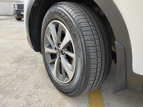 Imagem 13 de 14 de Kia Sorento 2019 2.4 Ex 7l 4x2 Aut. 5p
