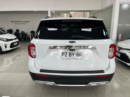 Ford Explorer XLT 2.3L RWD