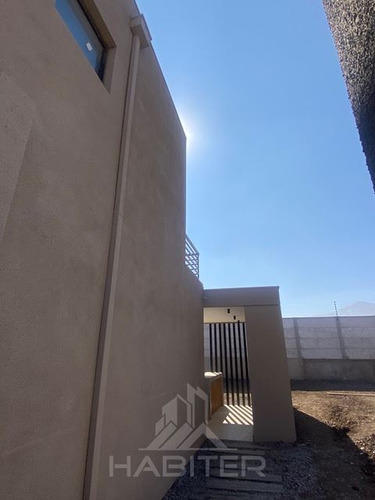 Casa En Venta De 3 Dorm. En Colina