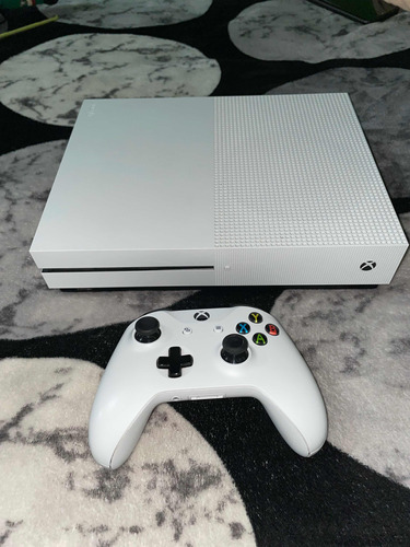 Xbox One S. 1 Tera