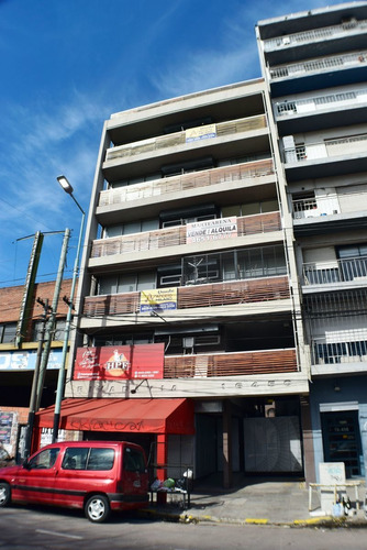 Imagen 1 de 13 de Departamento En Venta Y Alquiler En Haedo Centro