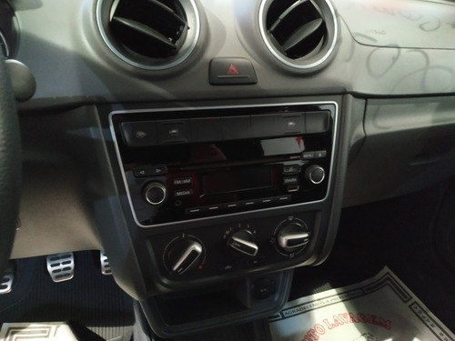 Volkswagen Voyage 1.0 Seleção Tec Total Flex 4p 2014