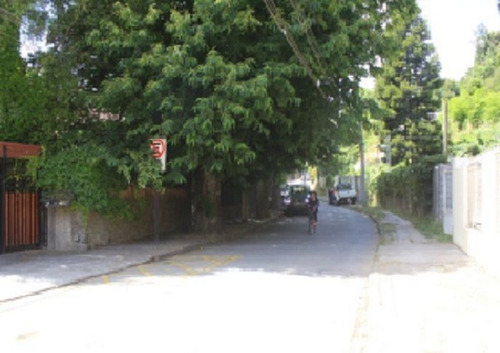 Amplia Casa Ubicada En Barrio Universitario