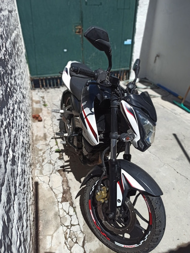 Bajaj Rouser 200ns