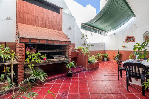 Venta Casa 6 Amb.villa Devoto Garage Quincho Playr