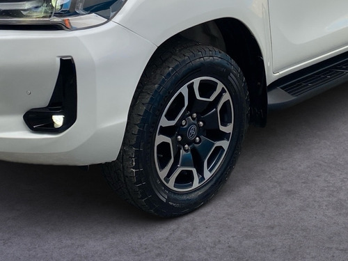 Toyota Picape Cabine Dupla SRX 2.8 TDI CD 4x4 (Aut)