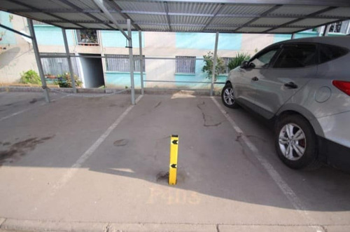 Condominio Altas Cumbres, Cuarto Piso, Con Estacionamiento
