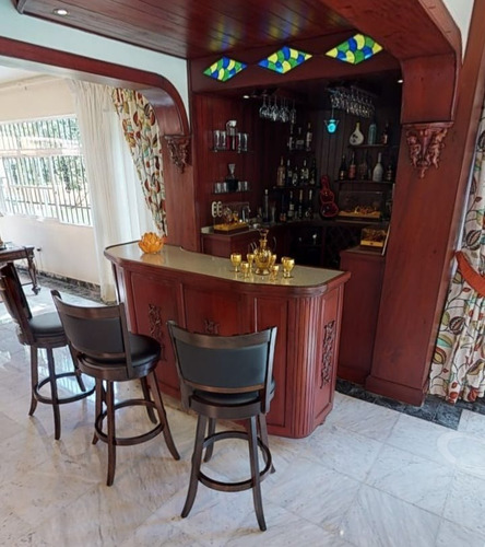 Imagen 12 de 20 de Espectacular Casa En Cuesta Hermosa Lll De Arroyo Hondo Que Cuenta Con Grandes Espacios,picina .estudio, Family Room, ,2 Cocina, 2 Area De Comedor , Sala ,estar 5 Habitaciones Cada Una Con Su Baño , T