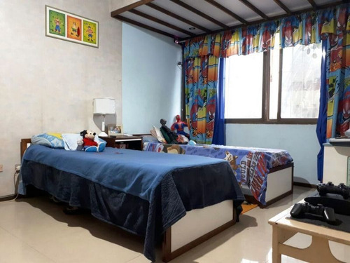 Lote Propio - Casa 4 Ambientes Gran Parque Quincho Y Pileta