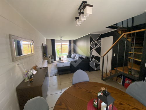 Casa En Venta De 3 Dorm. En Colina