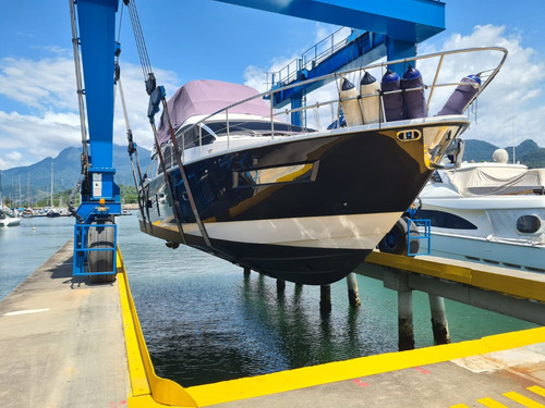 Lancha Schaefer 62 2012 Intermarine Ferretti Azimut Sedna