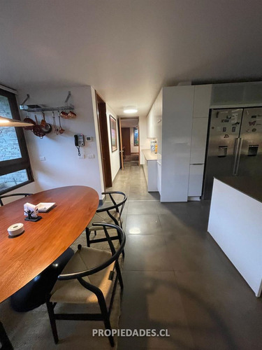 Depto En Venta De 4 Dorm. En Las Condes 800mts Jardin Propio