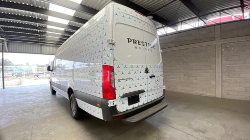 Mercedes-Benz Sprinter Cargo Van 517 X-Larga
