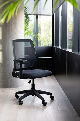 Silla De Oficina Jmi Mint Ergonómica Y Moderna Color Negro Material Del Tapizado Cuero Sintético