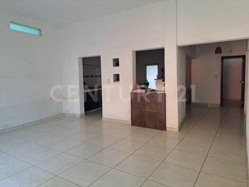 Se Vende Casa En Col. Juan Jose Rios Ii En Villa De Alvarez, Colima