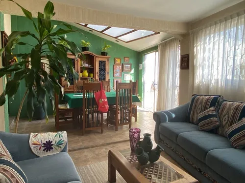Casa En Venta, A Unos Pasos De Clínica Del Issste, En Privada, Pachuca, Hgo.