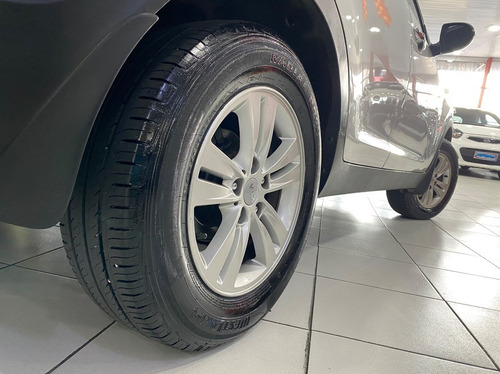 Imagem 17 de 20 de Kia Sportage 2.0 Ex 4x2 16v 2012