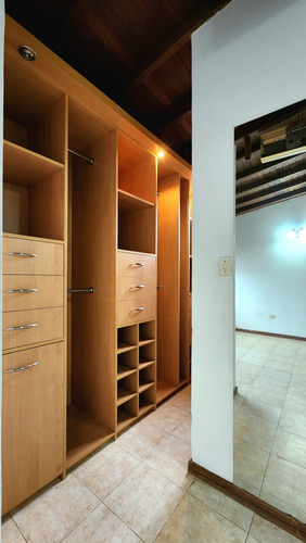 Se Vende Townhouse En Chalets De La Laguna, Tipuro