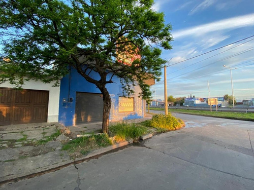 Imagen 7 de 12 de Galpón Con Dos Departamentos En Venta