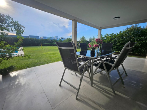 Venta De Casa De 3 Dormitorio En Don Mateo