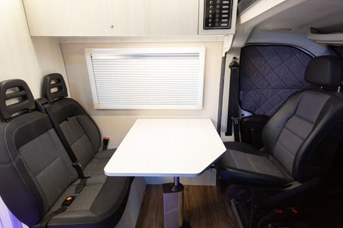 Equipamiento Zafiro Imperio Motorhome Sprinter Mercedes Benz