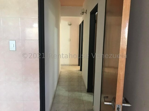 Imagen 13 de 22 de Gustavo Zavala Rentahouse 22-12940