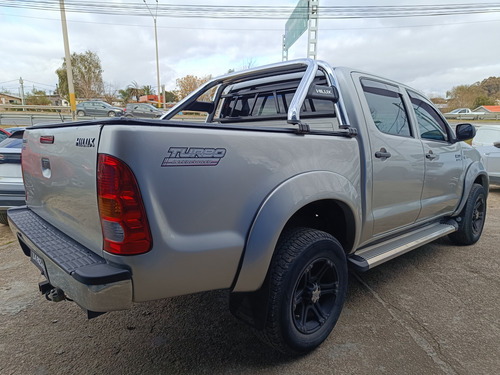 Toyota Hilux 3.0 doble cabina 4x2 srv diesel