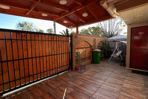 Casa 4 Dormitorios A 1 Cuadra De Vic. Mackenna