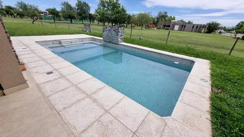 Excelente Propiedad En Venta En Club De Campo Cruz Del Sur. San Vicente, Ruta 58.