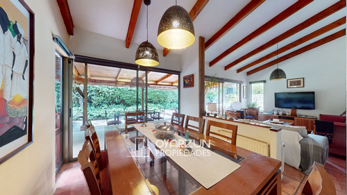 Se Vende Casa De 4 Dormitorios 4 Baños Terreno De 498 Mts2.