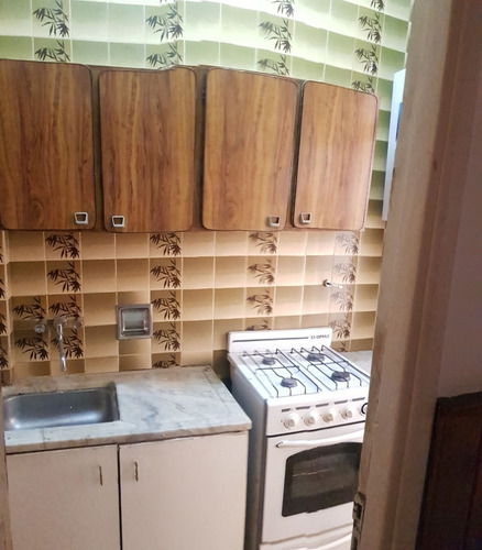 Imagen 5 de 14 de Crovara Al 300. Piso 1 Por Escalera. Sup: 51 M2. Dos Ambientes Y Medio. 2 Patios, Uno Grande Cubierto O Segundo Dormitorio, Otro Chico Descubierto. Muy Luminoso. Apto Profesional. Muy Bajas Expensas