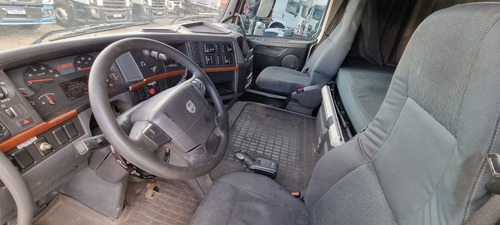 Imagem 9 de 14 de Volvo Fh440 2009/2010 6x2 1762481km (fh420, Fh400) 1610