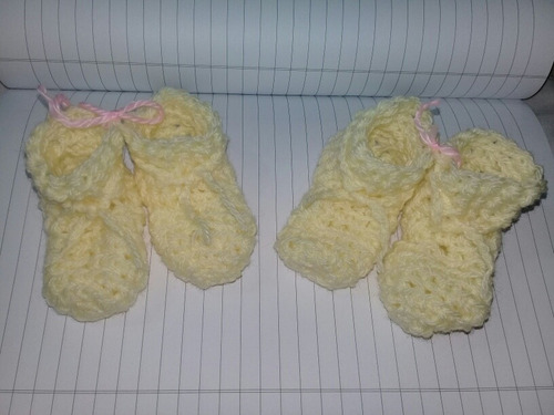 Escarpines Amarillo Bebe Tejidos Al Crochet_ Precio X 2 Unid