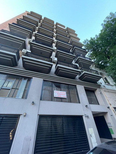 Dto De 2 Ambientes En Venta Al Frente Con Balcón