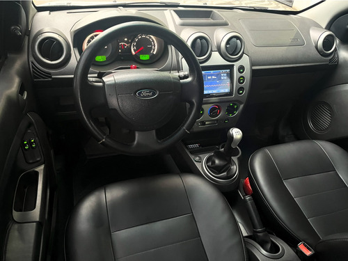 Ford Fiesta 1.6 MPI SEDAN 8V FLEX 4P MANUAL
