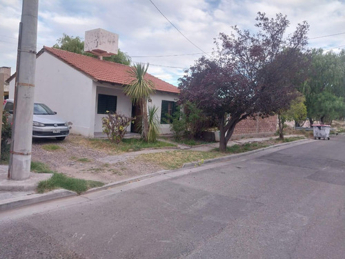 Casa En Terrazas De Neuquén Con Terreno De 600m²