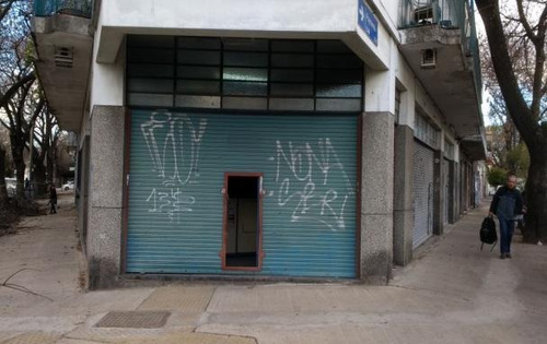 Imagen 2 de 5 de Local En Venta En Paternal