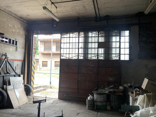 Establecimiento Industrial De 855 M2 Cubiertos Aproximados, Villa Ballester