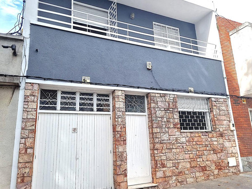 Casa En Venta 4 Dormitorios Padron Unico Garage La Comercial