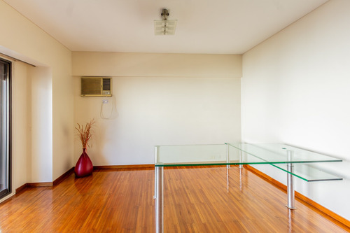 Departamento Tres Ambientes. Torre.cochera . Full Amenities. Seguridad 24 Hs