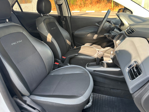 Chevrolet Onix ONIX HATCH ACTIV 1.4 8V FLEX 5P AUT.