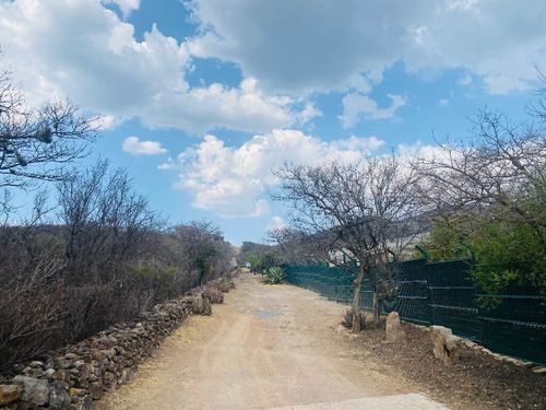 Casa De Campo Con Gran Lote, Comunidad Cerrada A 20 Minutos De San Miguel