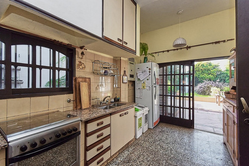 Casa En Venta En José León Suarez 4 Amb. Patio Y Terraza.