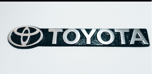 Emblema Toyota Con Logo De Aluminio Mecanizado 