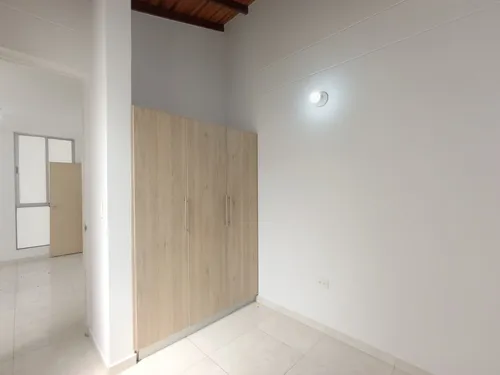 Casa En Arriendo En Prados Del Este. Cod A30500
