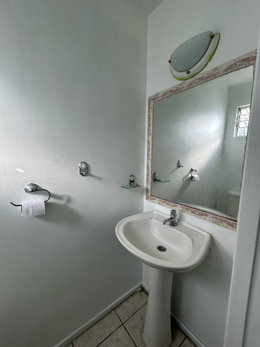 Arriendo Casa De 3d2b En Maipu Sector Av El Rosal Con Calle