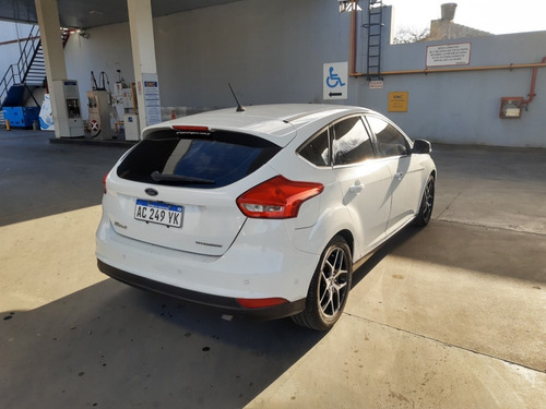 Imagen 3 de 9 de Ford Focus Titanium 2018 (perm Camioneta O Moto Mayor/menor)